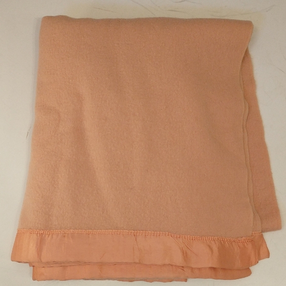 Vintage Wool Blanket Peach 66x 88 Warm Soft Natural Fiber Pastel w Satin Trim